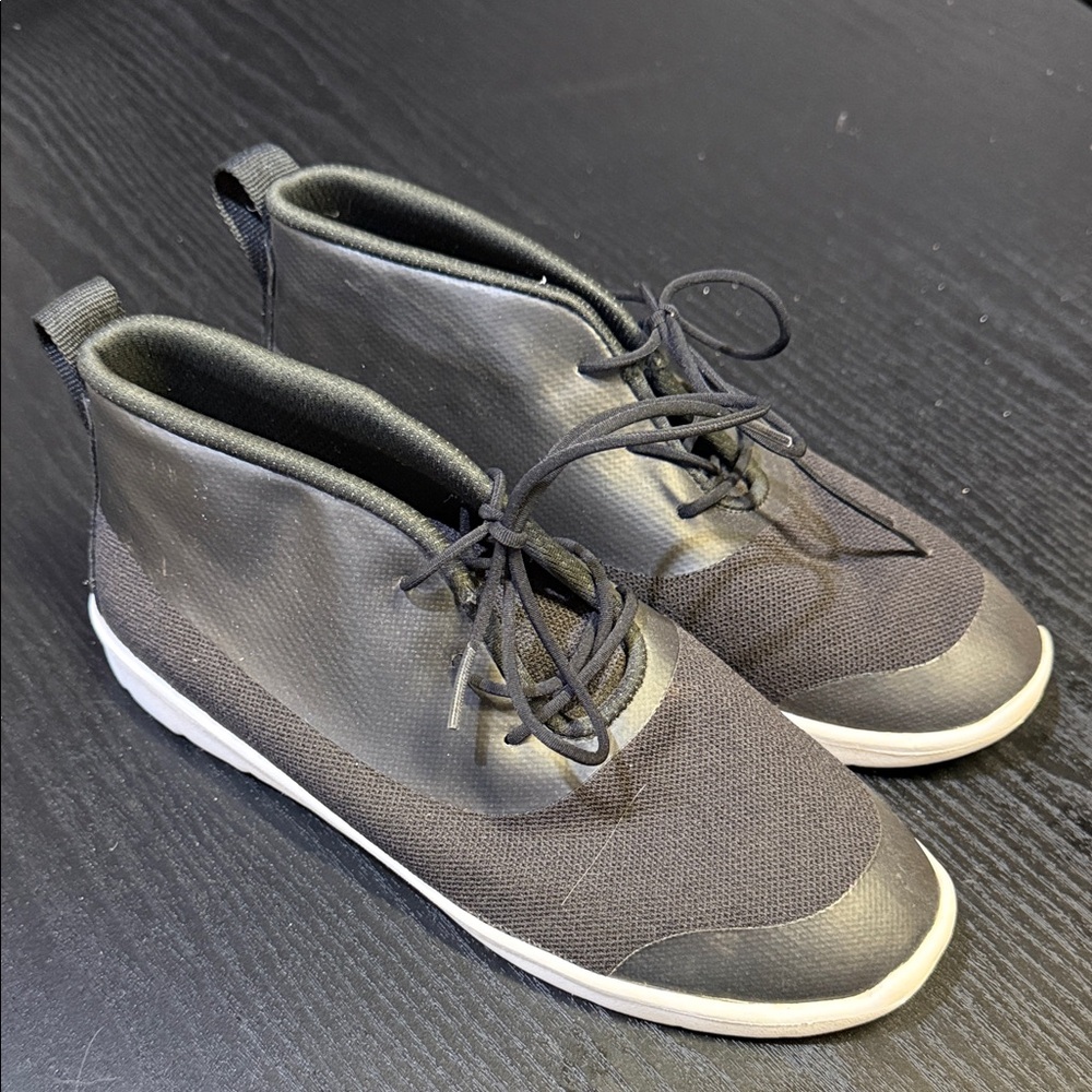 UGG Kids Black and Gray Sneakers